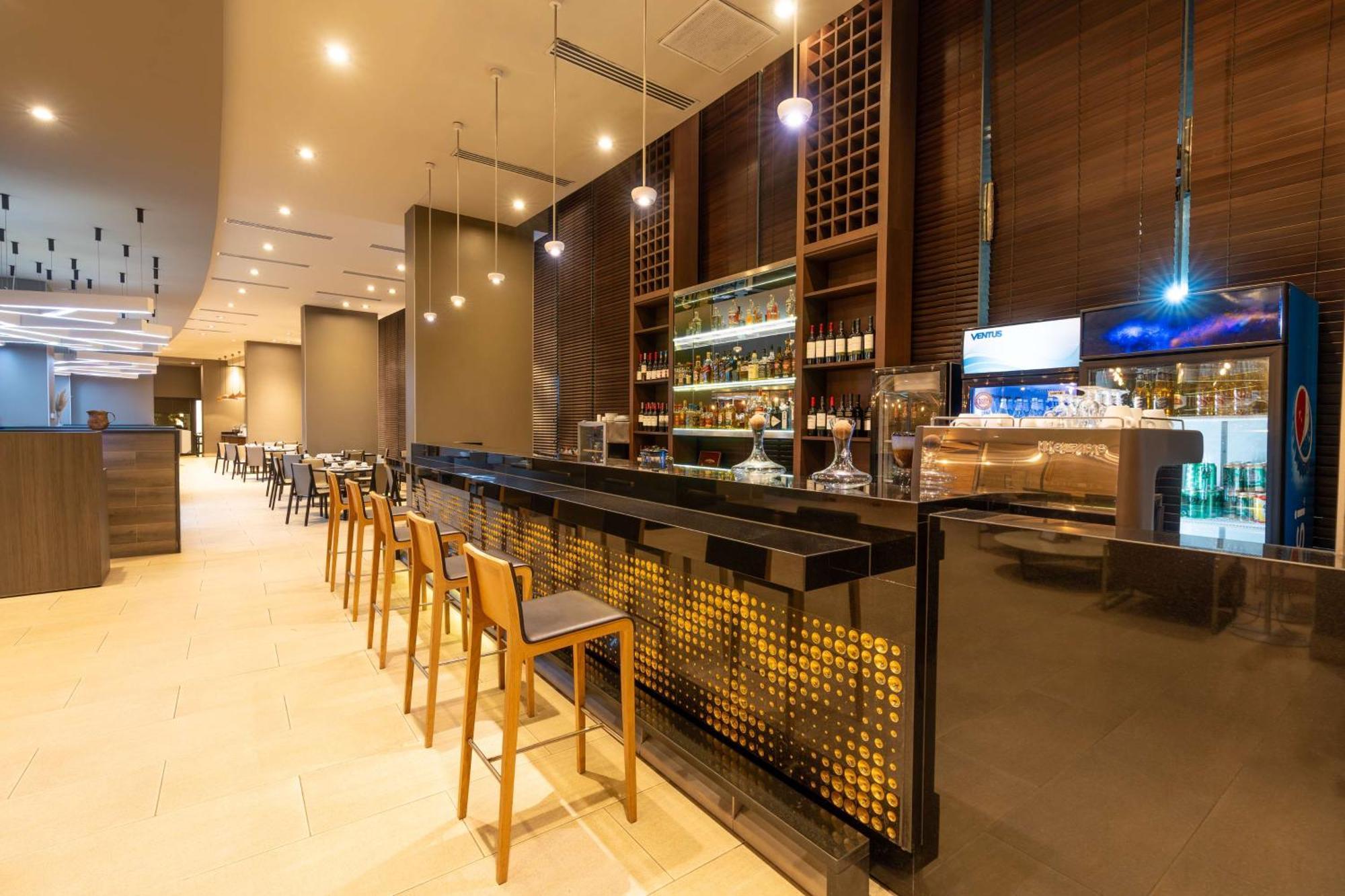 Hilton Garden Inn Iquique Exterior photo