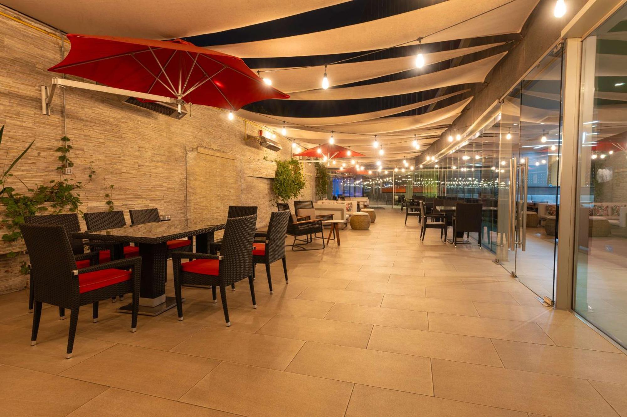 Hilton Garden Inn Iquique Exterior photo